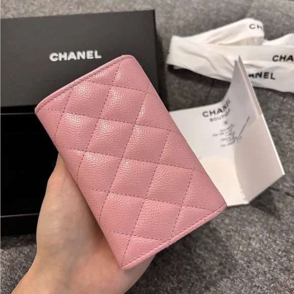 Chanel 22K Pink wallet/ card holder - Picture 4 of 11